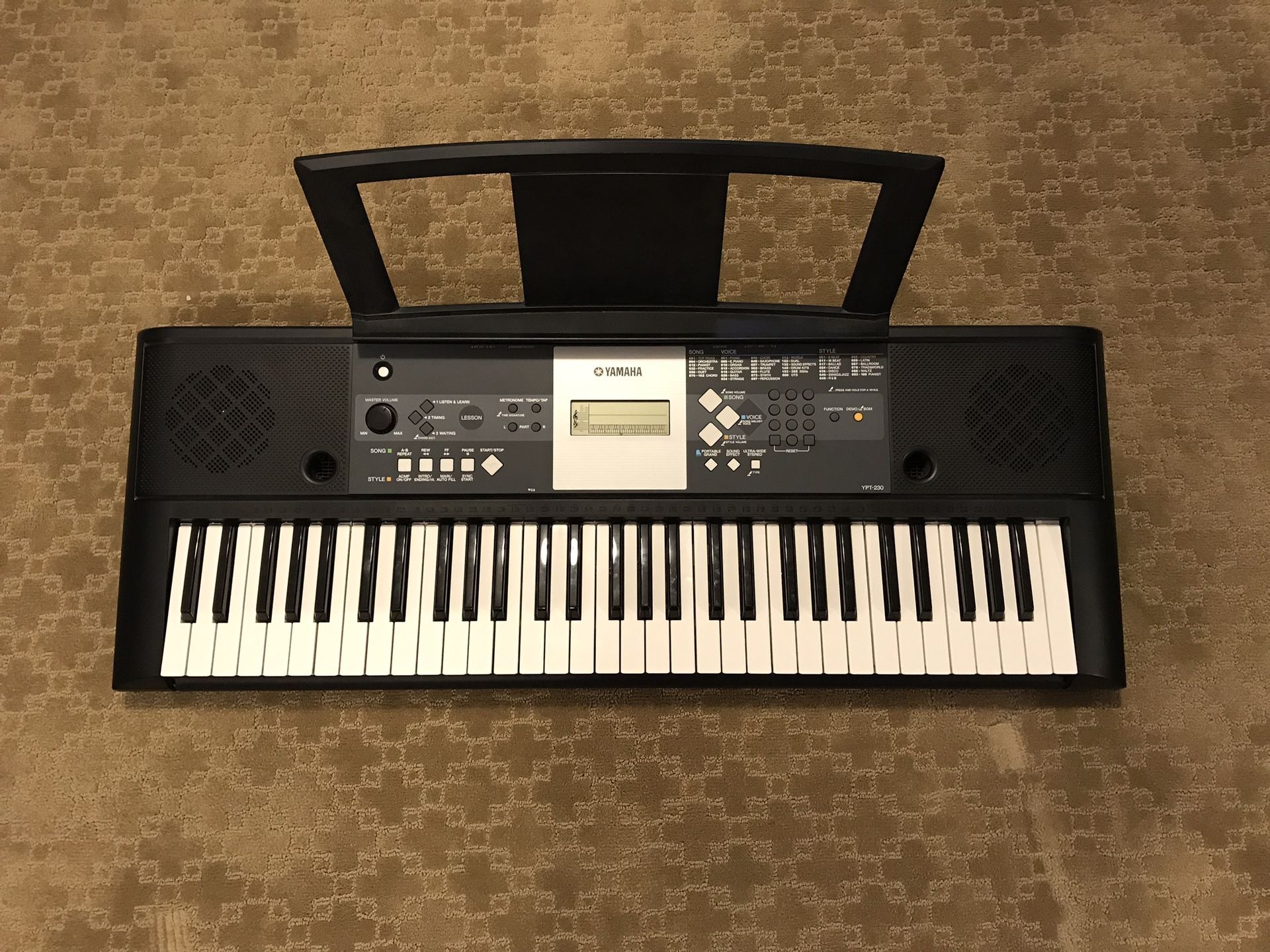 Yamaha YPT-230 Piano Keyboard