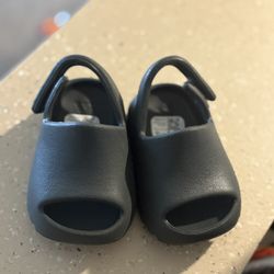 Infant Yeezy Slides