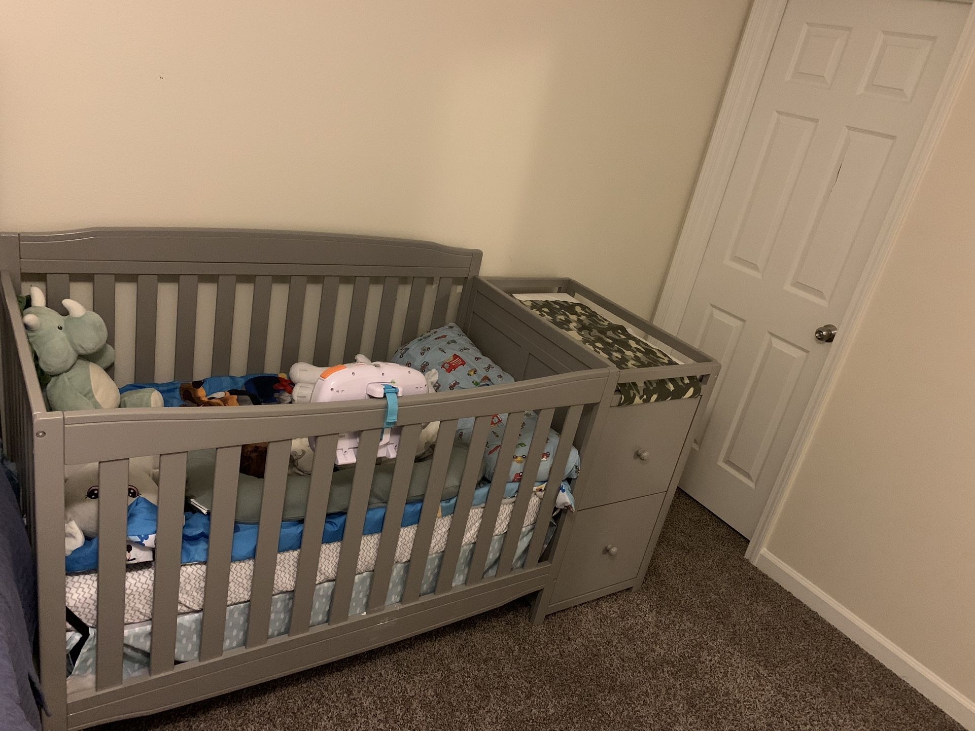 Baby Crib/ Bed