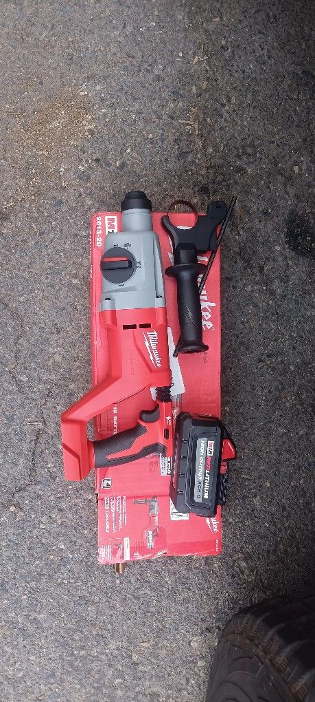 Milwaukee Rotary Hammer