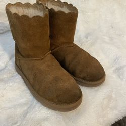 Uggs Classic Size 4
