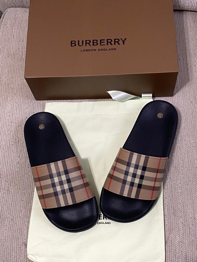 Burberry Slides Woman’s Size 8 USA 