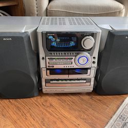 Aiwa Stereo System With CD and Cassette Players 
