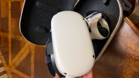 2 Meta VR headset