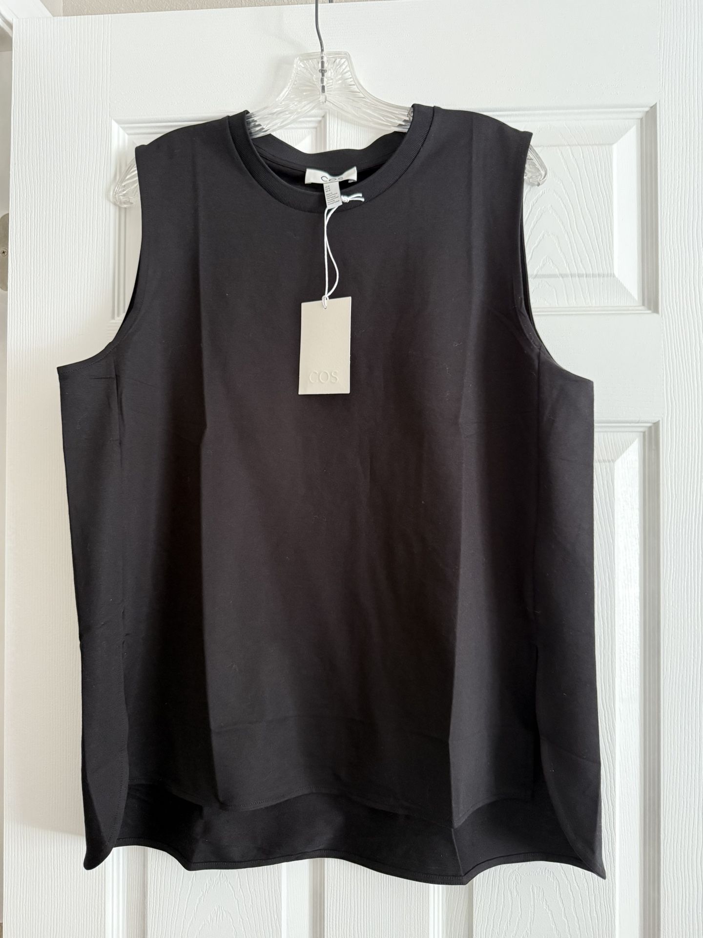 NWT COS sleeveless Top Size M