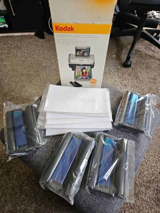 NEW Kodak PH-160 Color Cartridge & Photo Paper Kit 4 Cartridges and 160 Sheets