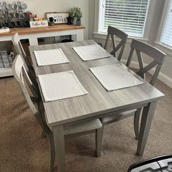 Dining Room Set - No Flaws Barely Used - Like New