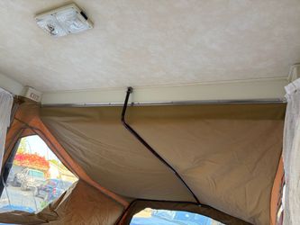 Pop up camper