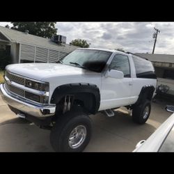 2 Door 1998 Chevy Tahoe 5.7 4x4