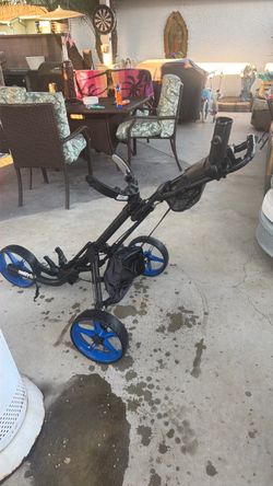 Selling a Caddy Lite EZ Tour push caddy
