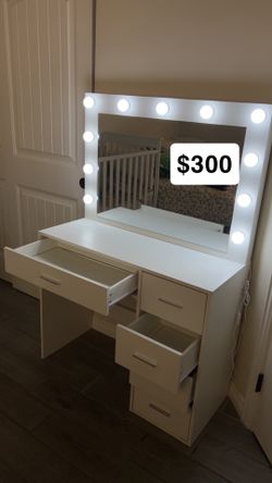 Makeup Vanity