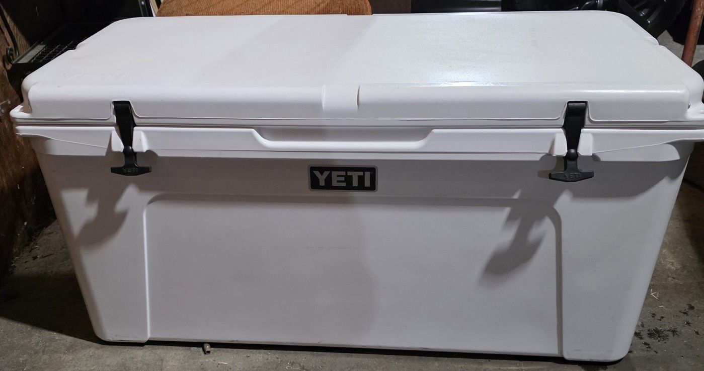 Yeti Tundra 125 Cooler