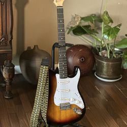 Stadium Electric Guitar Stratocaster-style, Sunburst, Guitar Strap, Guitar Stand