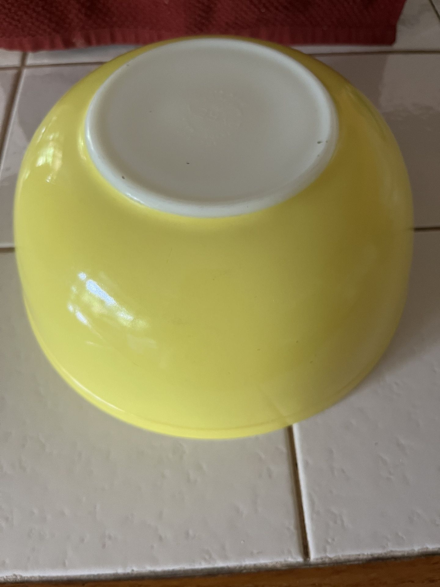 Pyrex Vintage Mixing Bowl Yellow #404 Four Qt 