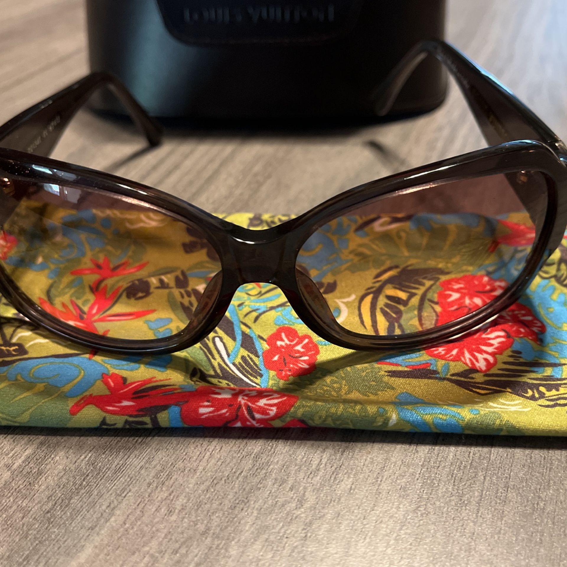Louis Vuitton Sunglasses Ursula Truss Glitter Z0134E for Sale in
