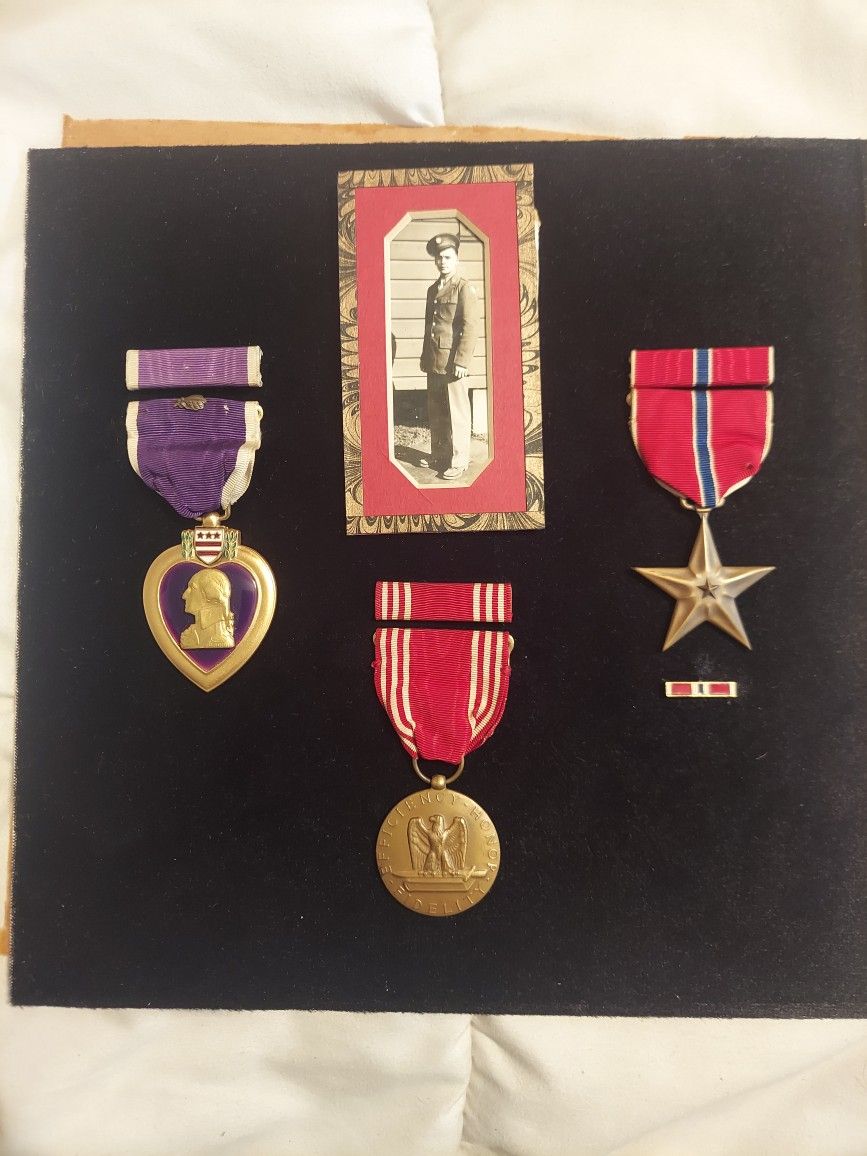 Wwii Purple Heart/bronze Star Medal Group.