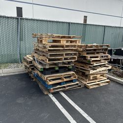 Free pallets (take all or take nothing)