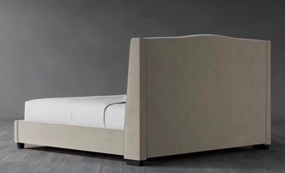Saatva, Minori, King Linen,  Like New, only used for a month