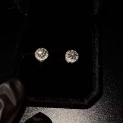 2CT VVS1 Moissanite and 925S Silver white gold plated