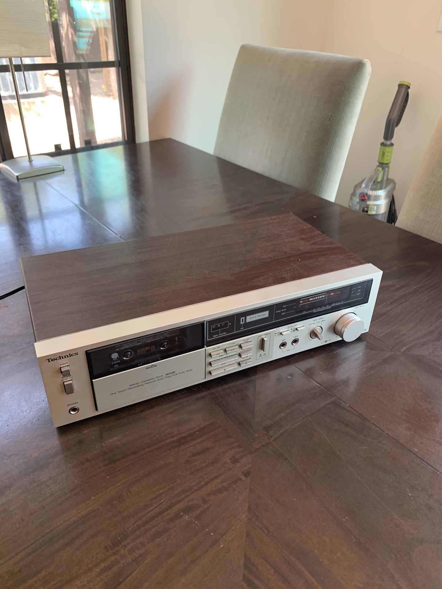 Vintage Technics M226 Casette Deck (NEEDS REPAIR)