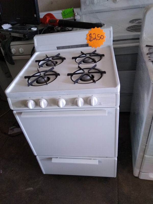 Premiere gas stove white 24 inch for Sale in Fontana, CA OfferUp