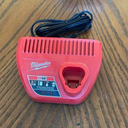 Milwaukee M12 Charger