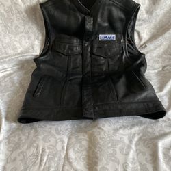 First Mfg . Club Style Leather Vest (Cut)