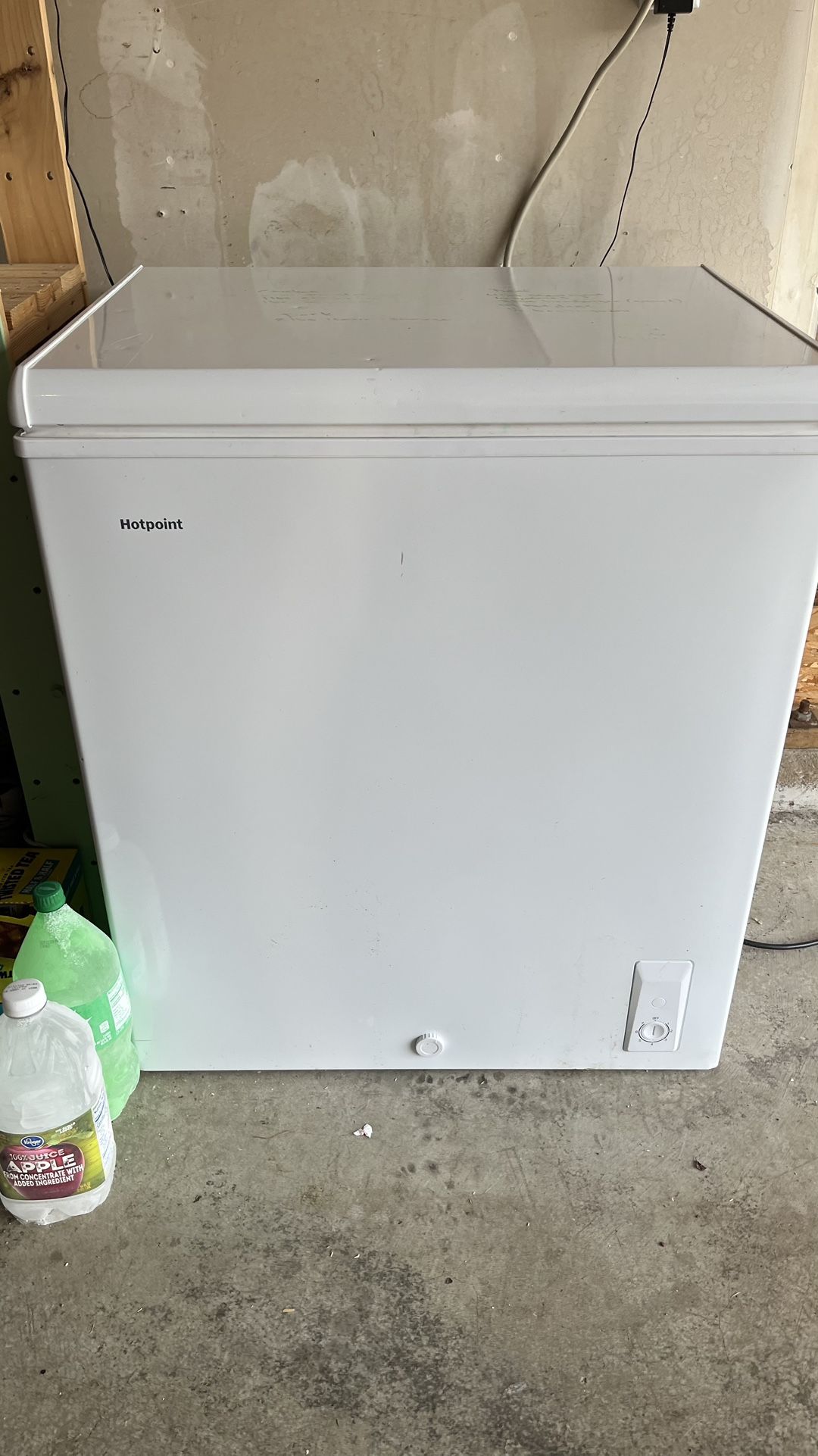 Hot point deep freezer