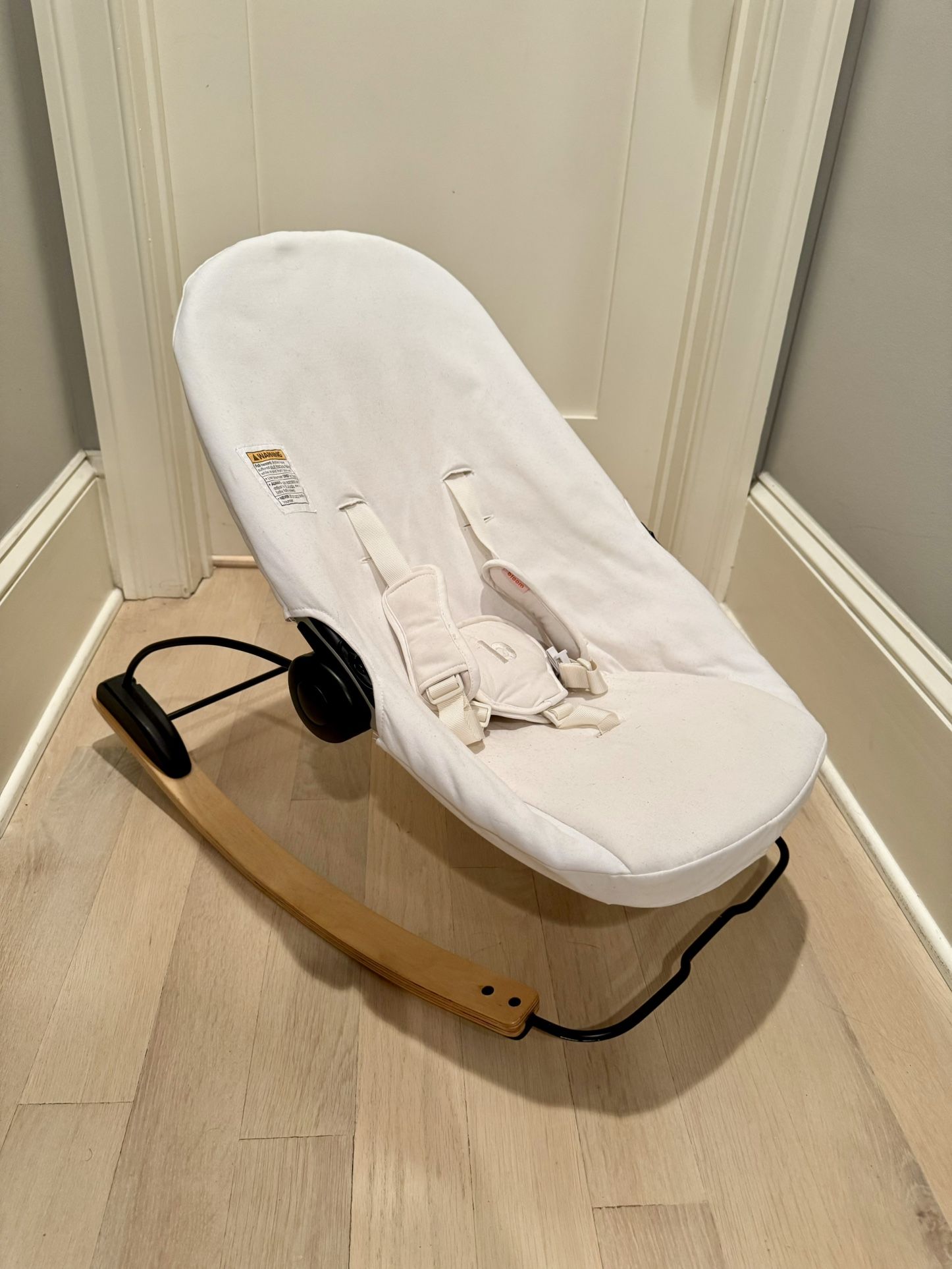 FS: Bloom Bouncer w/ 2 Seat Pads & Infant Snug