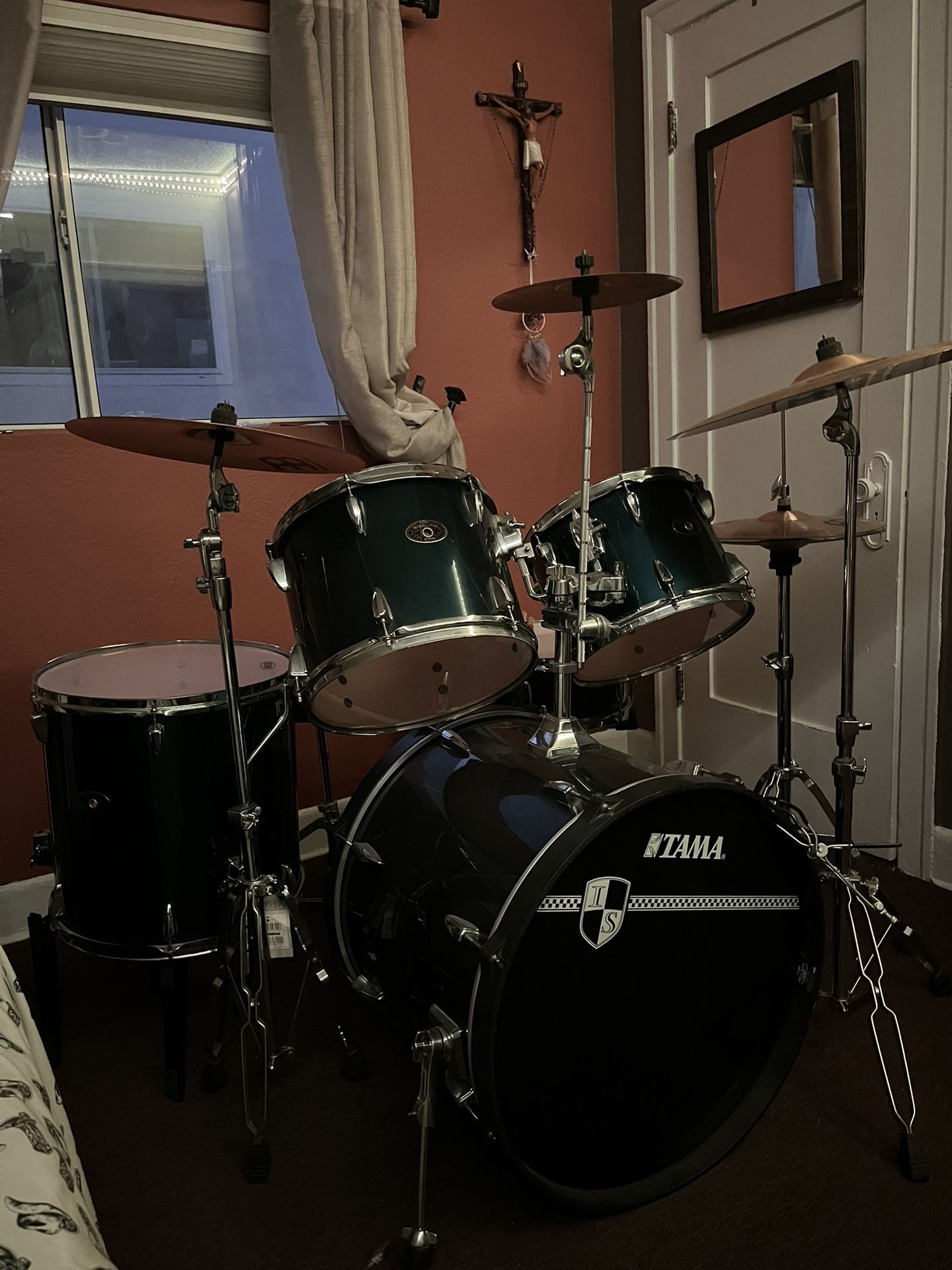 TAMA Imperialstar 5 Piece Complete Drum set W Meinl Hcs Cymbals