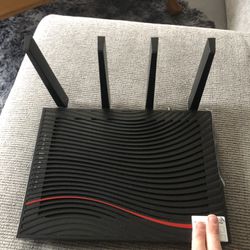 AC 3200 Wi-Fi Cable Modem Router 