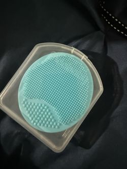 Black And White Toy For Vision With Fridababy Bath Rub