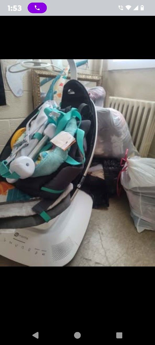 MamaRoo And Door Bouncer 