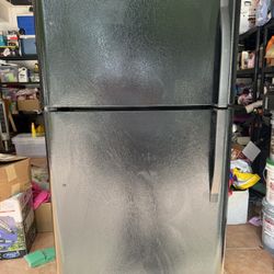 Kenmore Refrigerator black/ Nevera / ice Maker