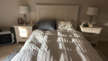 Queen Bedroom furniture set