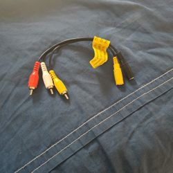 ux Male to 3-RCA Female AV Component Adapter Cable.