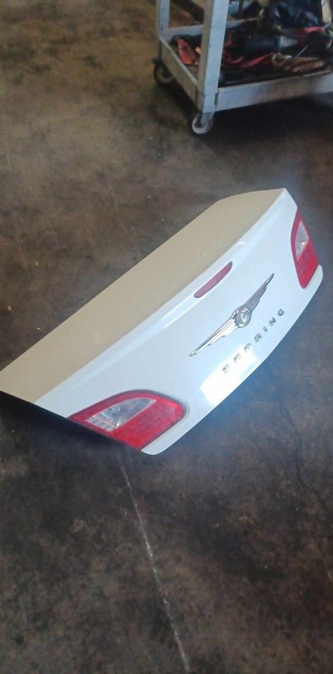 2010 Sebring sedan trunk lid