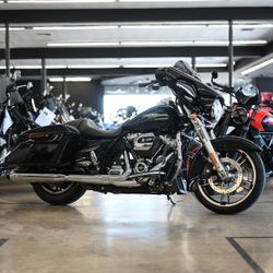 2017 HARLEY DAVIDSON STREET GLIDE