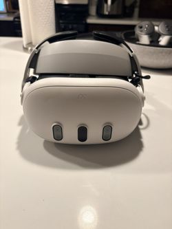 Meta Quest 3 VR Headset