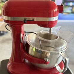 Kitchen Aid 5quart Stand mixer