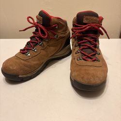 Columbia Newton Ridge Women’s Hiking Boot