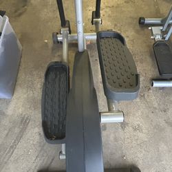 Weslo Momentum 630 elliptical