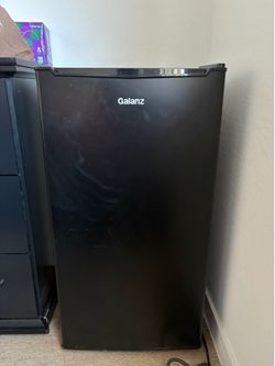 Galanz Mini Refrigerator – Works Great!