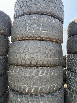Vendo 35/12.50/R20 las 4 llantas por $200