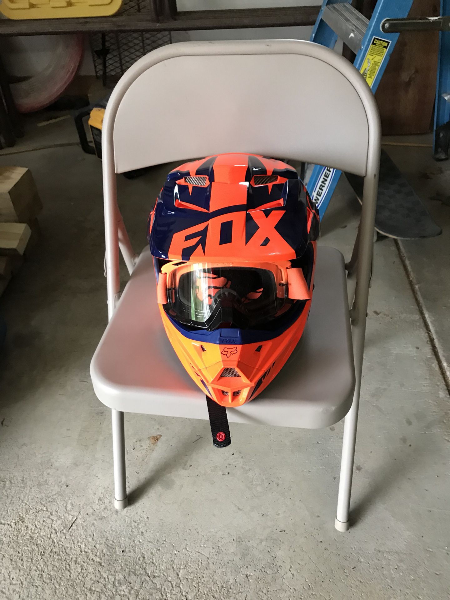 Brand new Fox Helmet and Fox Goggles
