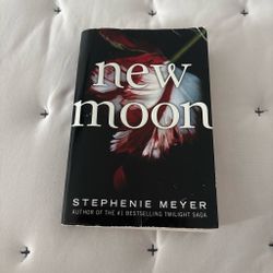 New Moon Twilight  by Stephanie Meyer