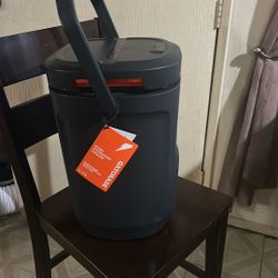 Getorade Cooler. 3 Galones.   Grey