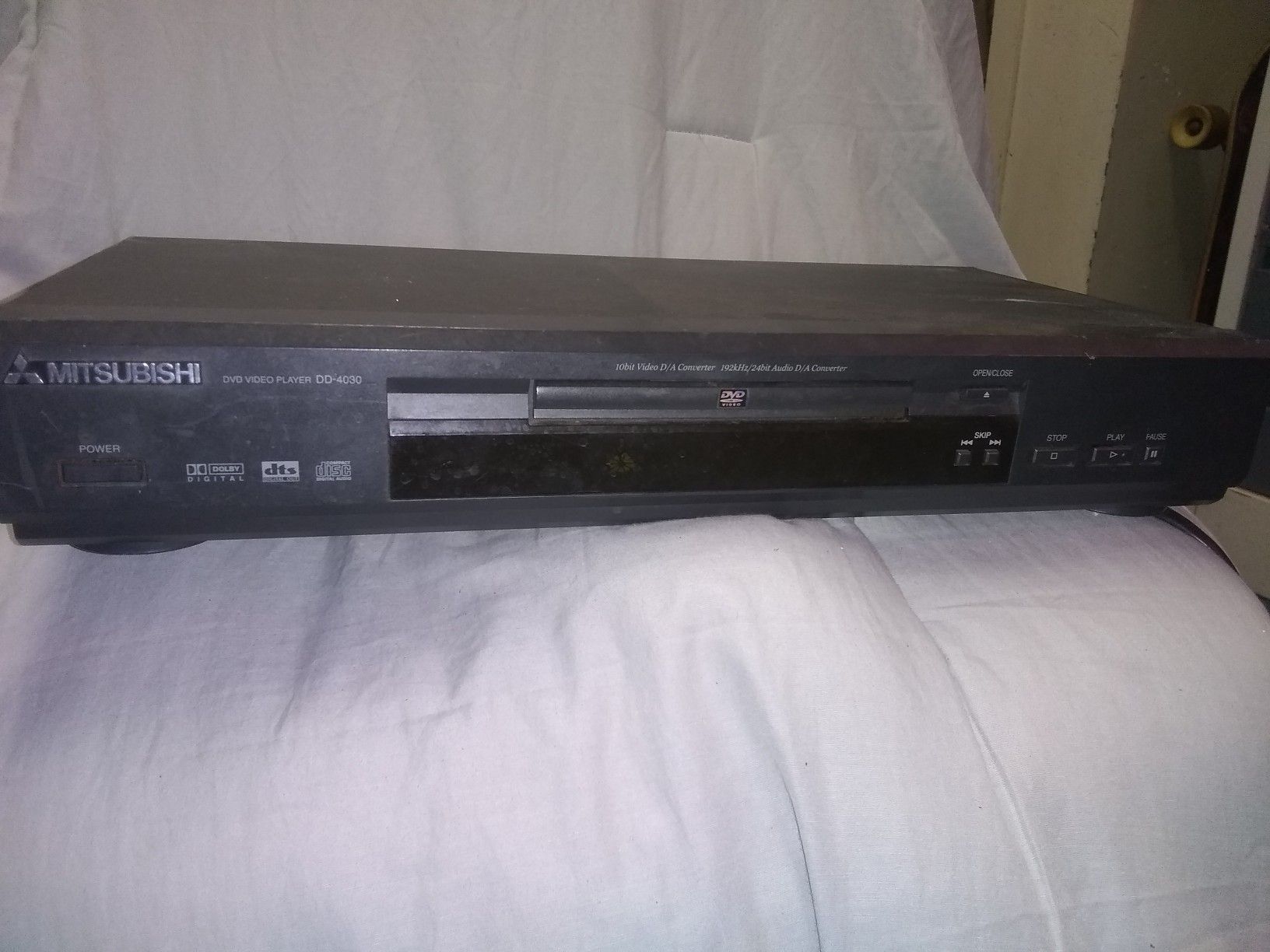 Mitsubishi DVD player