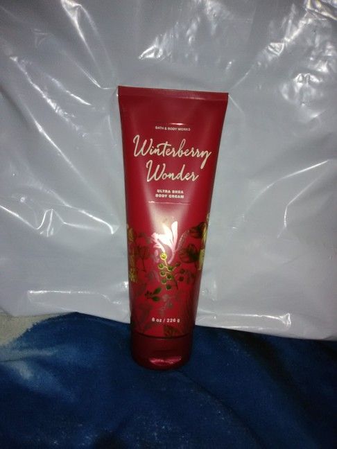 Bath and Body Works Winterberry Wonder Cream!