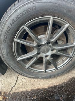 4 new tires $300/ 4used rims $300 (some scratches )